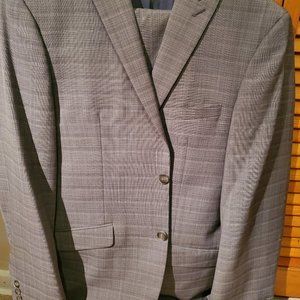 Perry Ellis Mens Suit